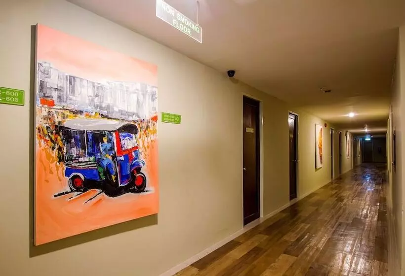 B2 Premier Hotel & Resort