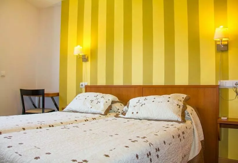 مسافرخانه Rincón De Gala