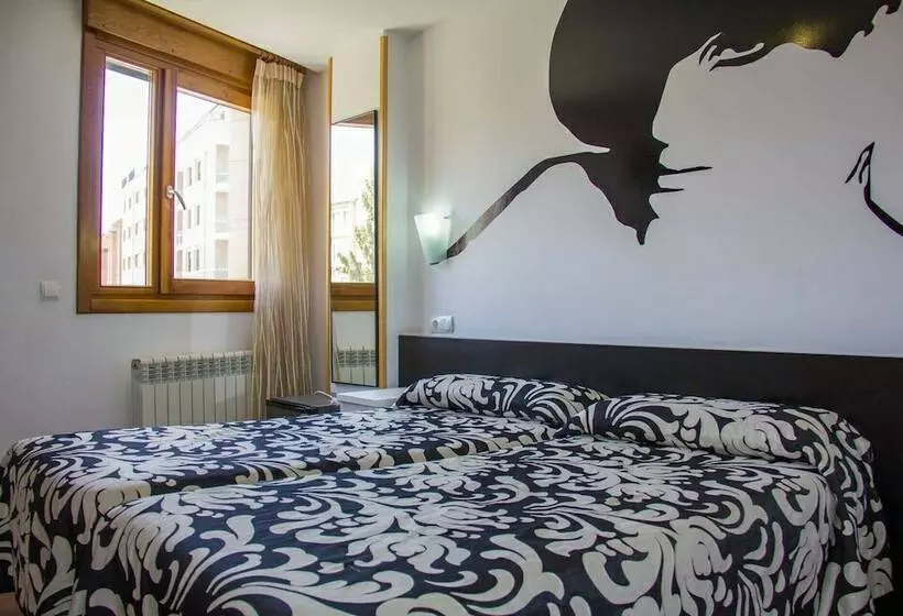 مسافرخانه Rincón De Gala