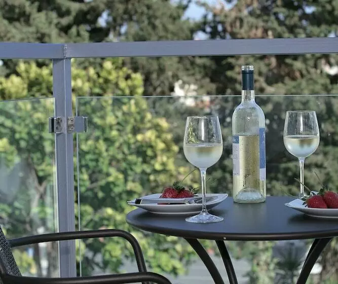 Anemi Hotel & Suites