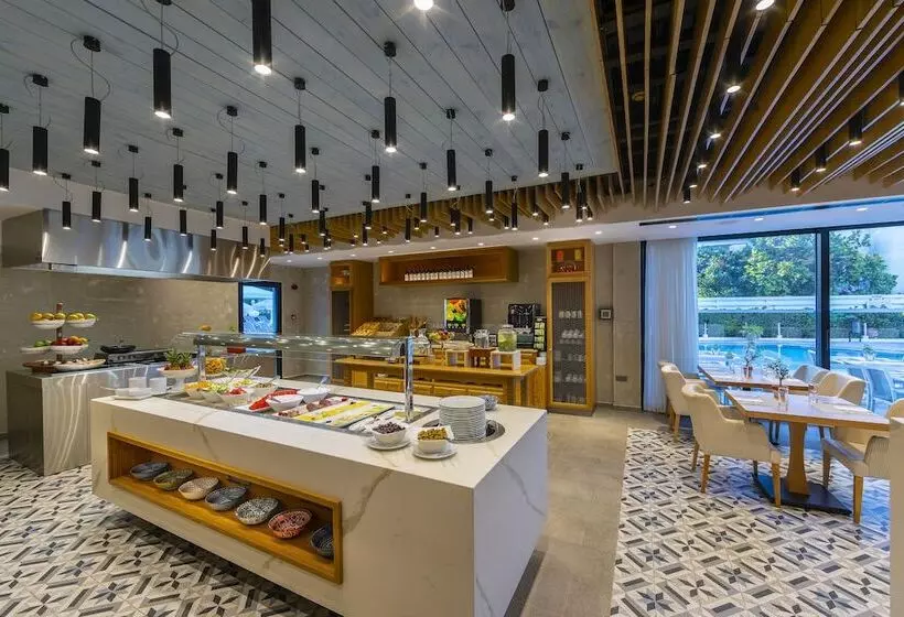 Anemi Hotel & Suites