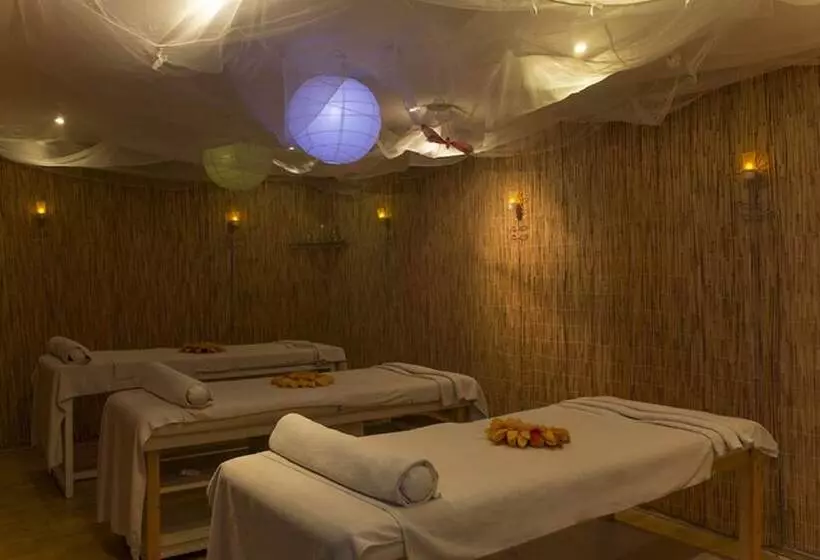 هتل Casa Blanca Beach Adults Only