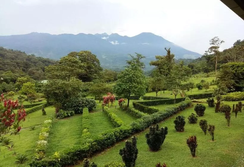 Hotel Celeste Mountain Lodge