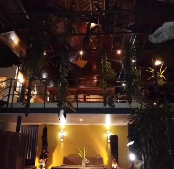 Hotel Celeste Mountain Lodge