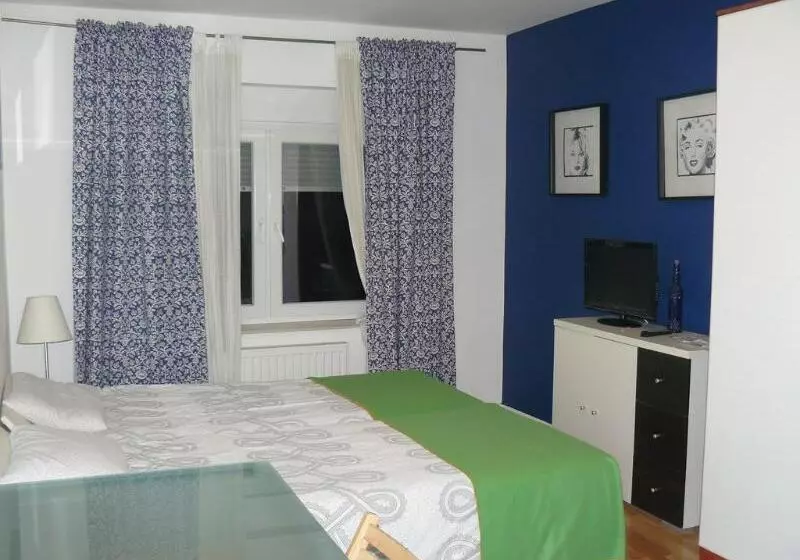 호텔 Celic Art Apartments