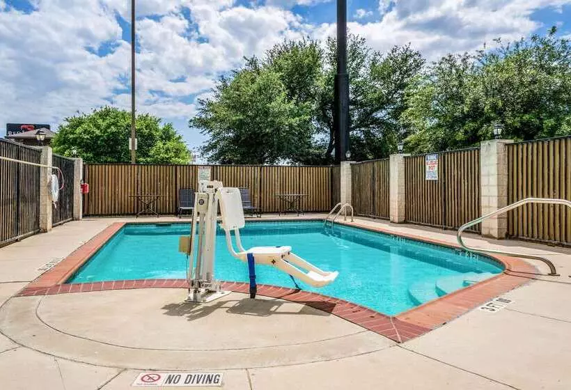 호텔 Comfort Suites Near Texas State University