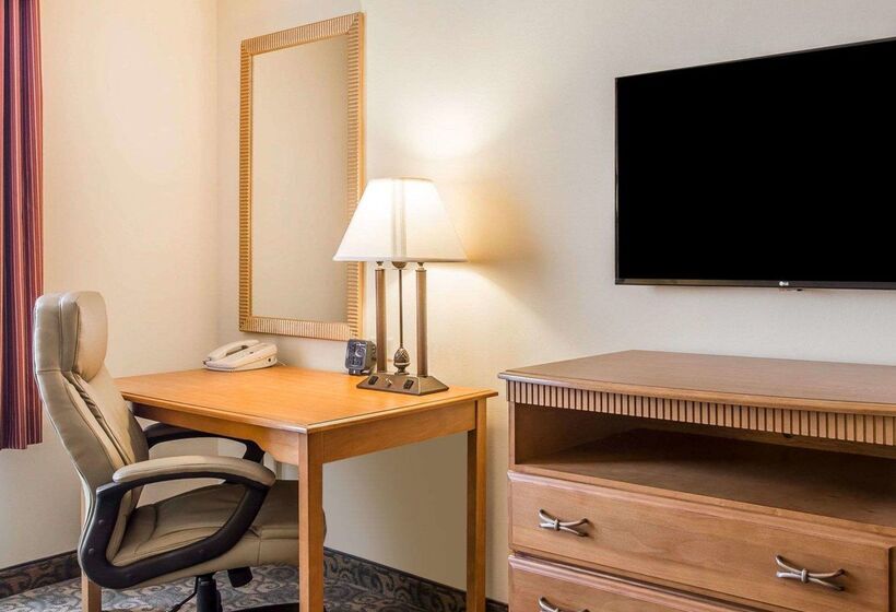 هتل Comfort Suites