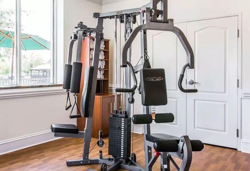 호텔 Comfort Suites