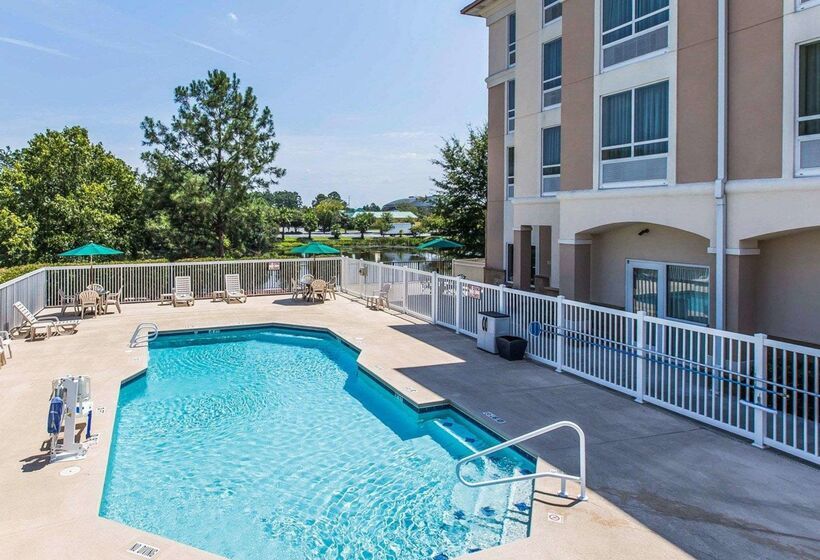 هتل Comfort Suites