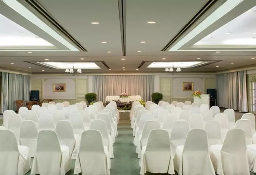 호텔 Comsaed River Kwai Resort