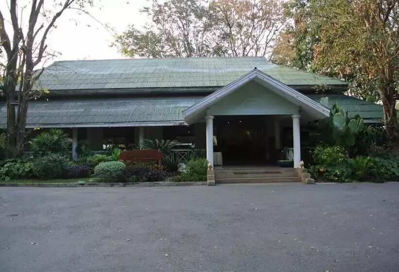 호텔 Comsaed River Kwai Resort