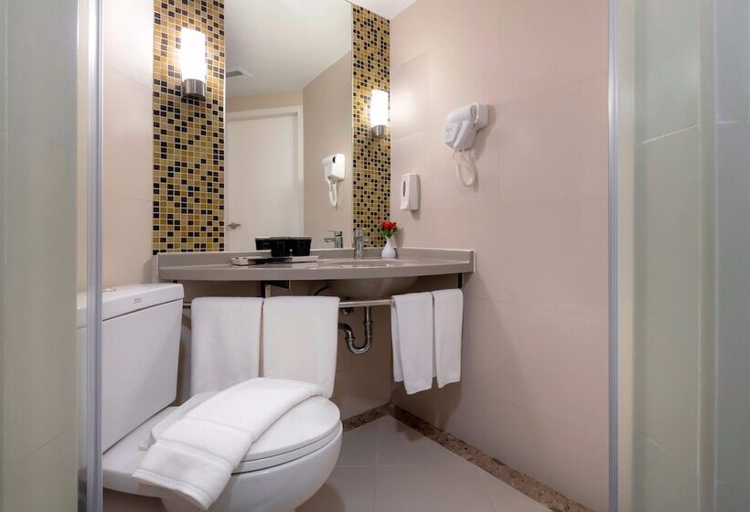 בית מלון כפרי Ibis Phuket Patong