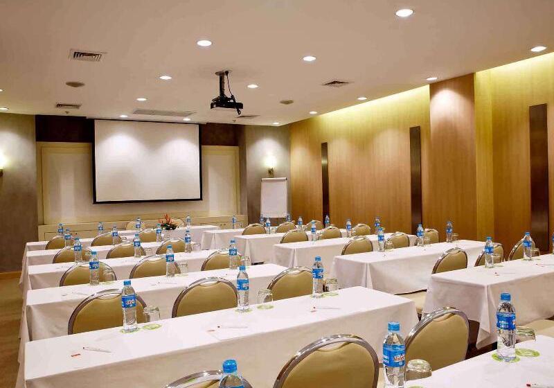 בית מלון כפרי Ibis Phuket Patong