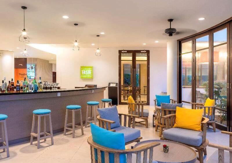 בית מלון כפרי Ibis Phuket Patong