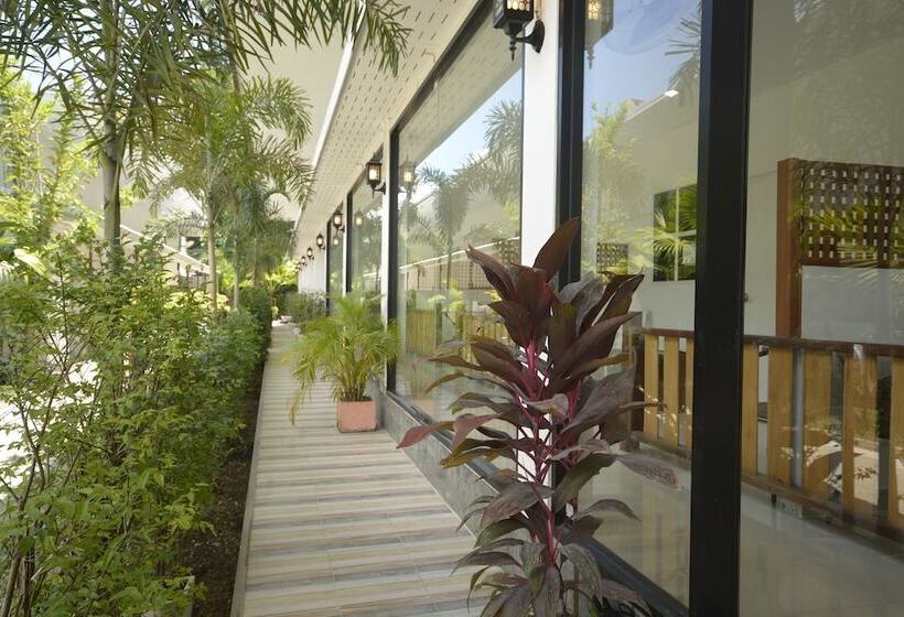 בית מלון כפרי Irest Ao Nang Seafront