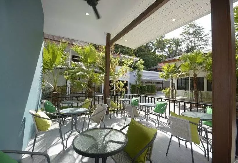 ホテル Irest Ao Nang Seafront