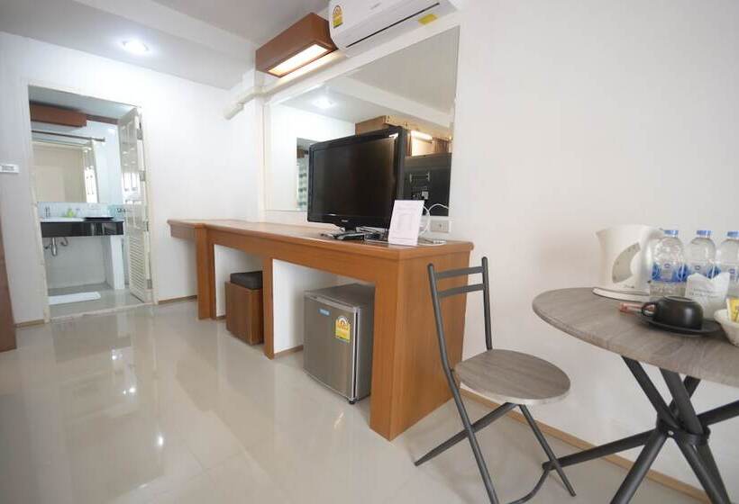 בית מלון כפרי Irest Ao Nang Seafront