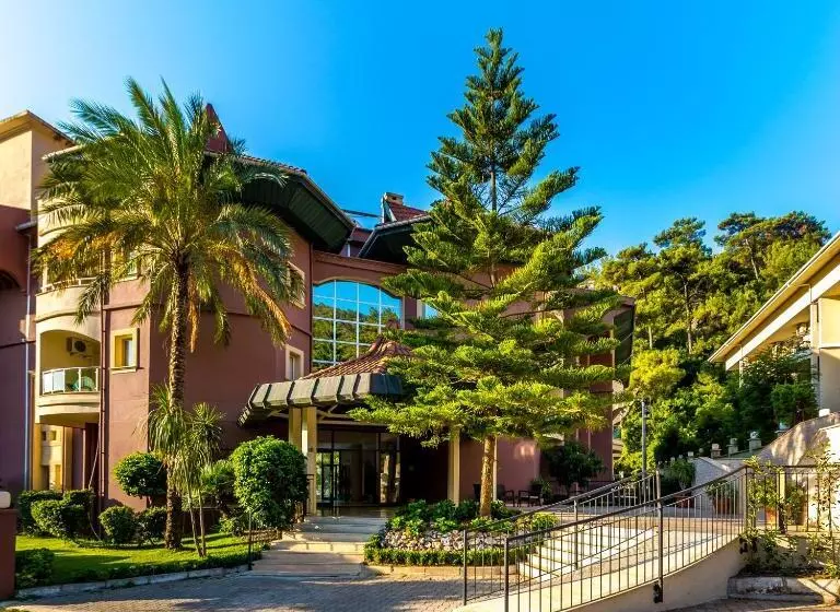 Hotel Julian Forest Suites