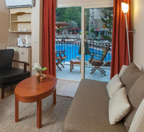 فندق Julian Forest Suites