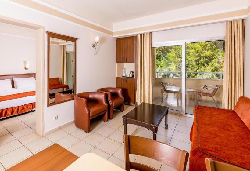 فندق Julian Forest Suites