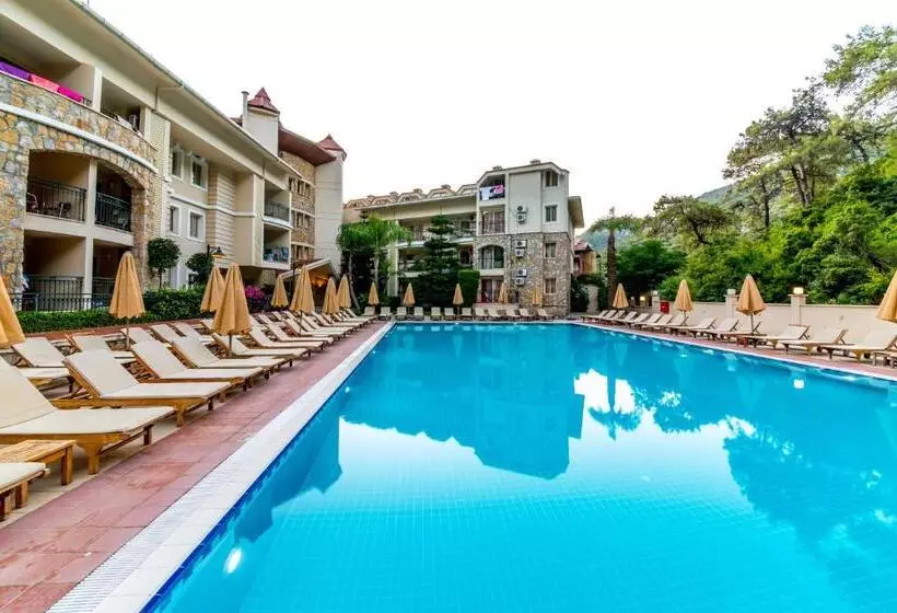 Hotel Julian Forest Suites