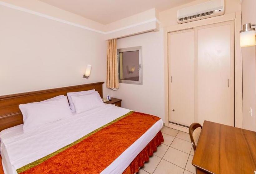 فندق Julian Forest Suites