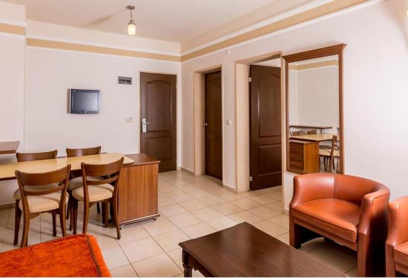 فندق Julian Forest Suites