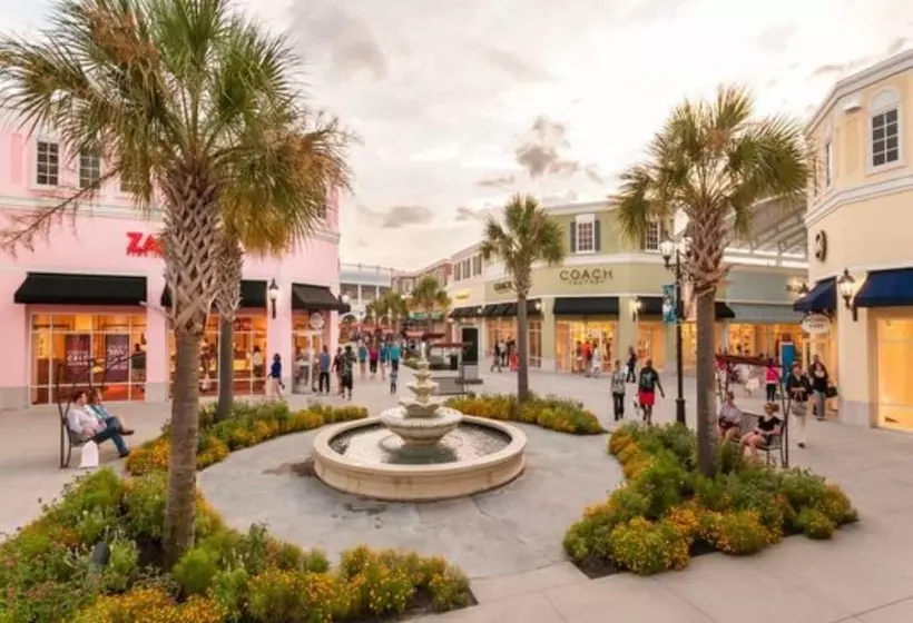 בית מלון כפרי North Charleston Marriott