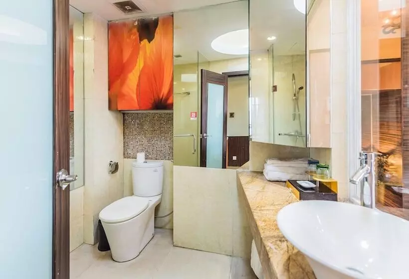 هتل Nomo Service Apartment Grand Continental