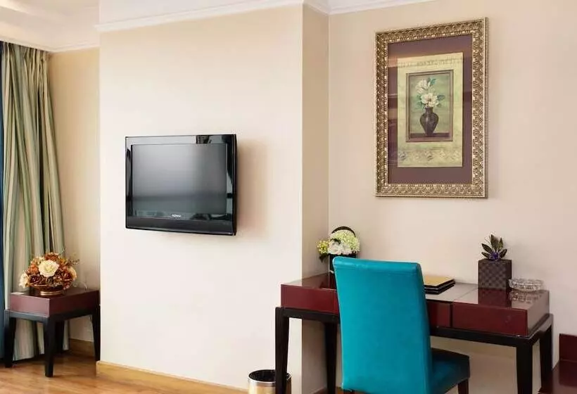 هتل Nomo Service Apartment Grand Continental