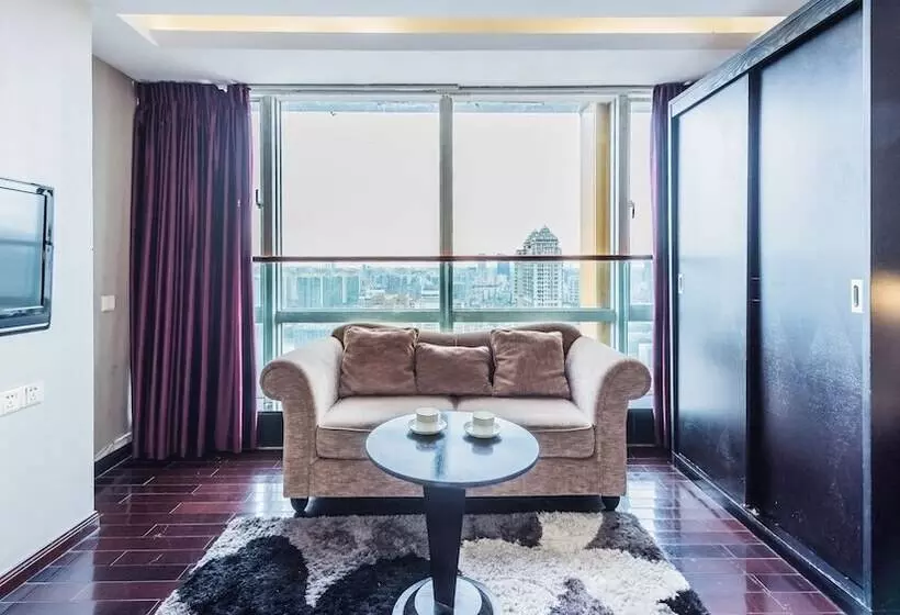 هتل Nomo Service Apartment Grand Continental