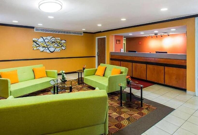 فندق Studios & Suites 4 Less Charlotte