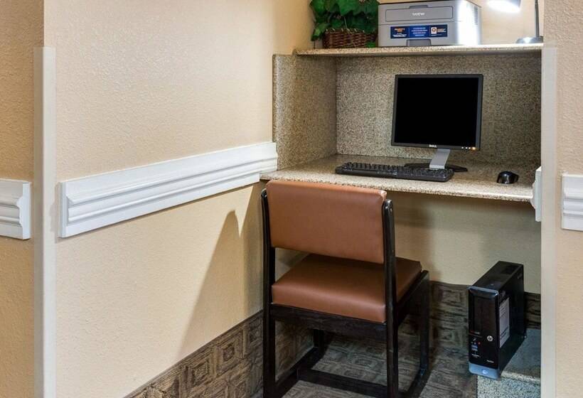 فندق Suburban Studios Avondale