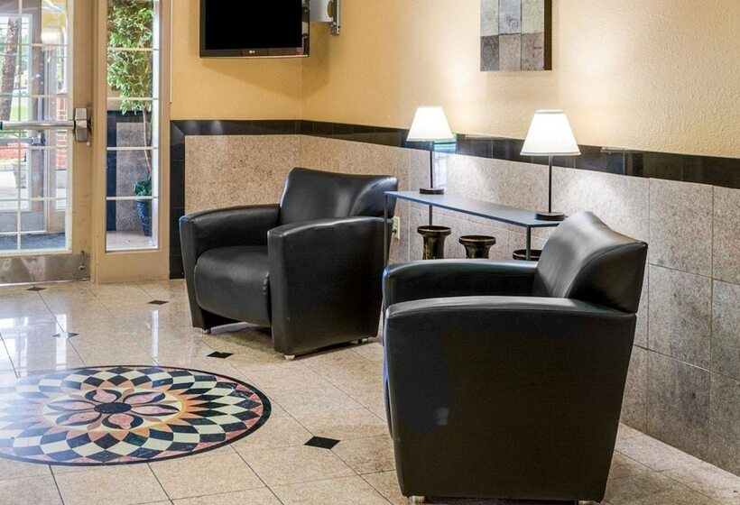 فندق Suburban Studios Avondale