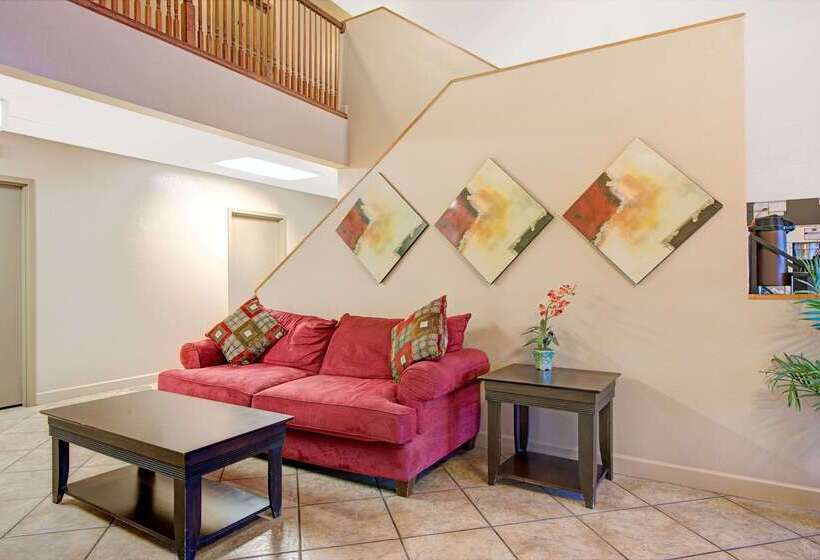 فندق Super 8 By Wyndham St. Louis Airport