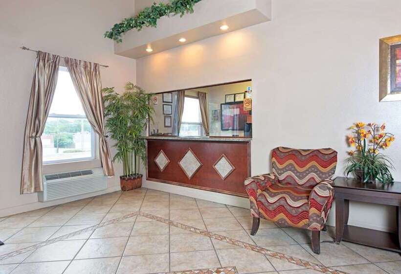 فندق Super 8 By Wyndham St. Louis Airport