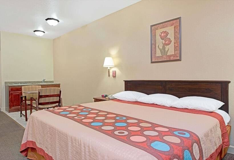 فندق Super 8 By Wyndham St. Louis Airport