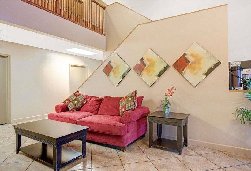 فندق Super 8 By Wyndham St. Louis Airport