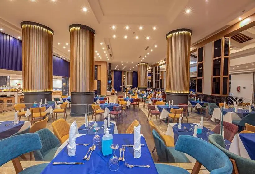 هتل Titanic Aqua Park Resort - Families and Couples only