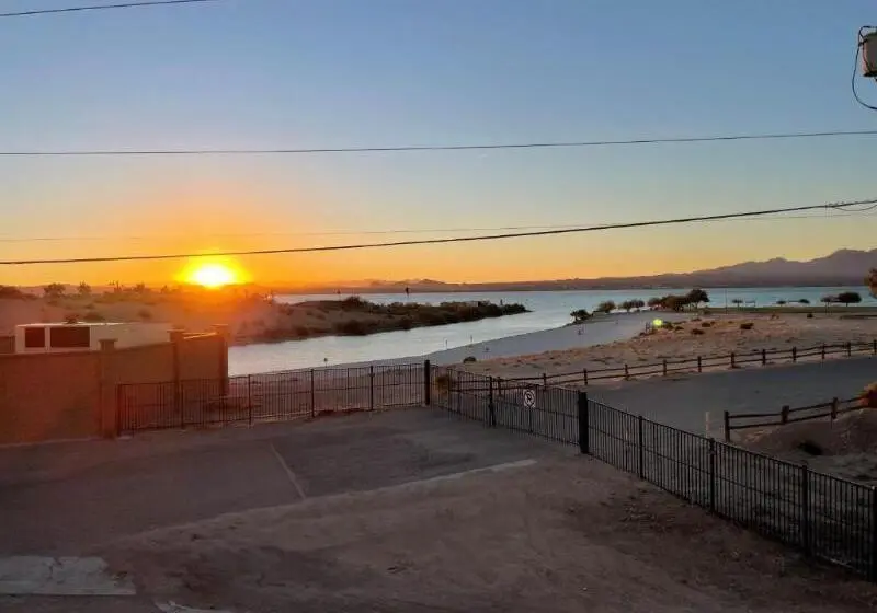 مُتل Sway Hotel Lake Havasu