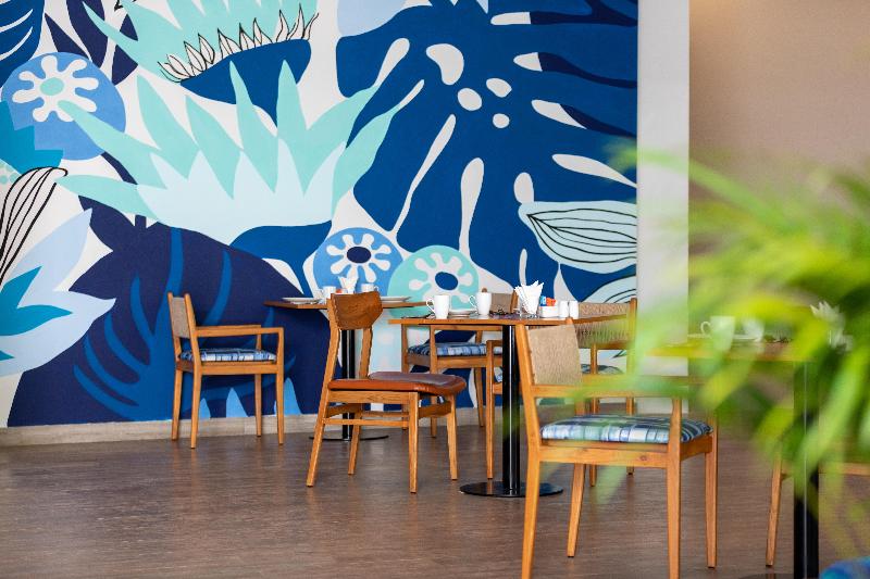 Outrigger Surin Beach Resort Sha Extra Plus