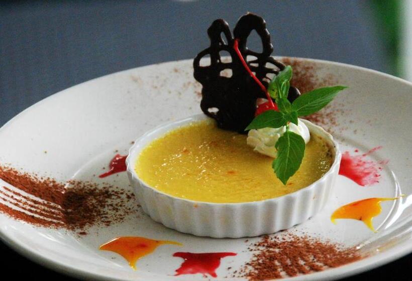 استراحتگاه Bacolet Beach Club