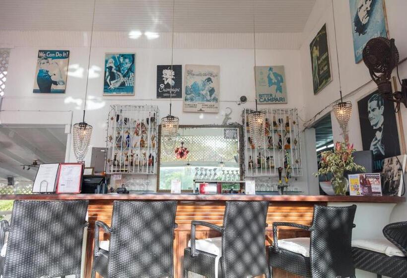 استراحتگاه Bacolet Beach Club