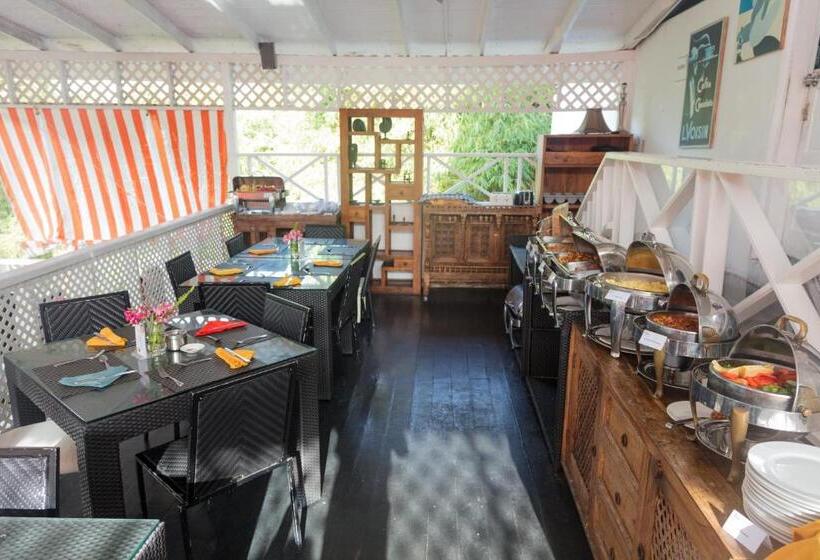 استراحتگاه Bacolet Beach Club