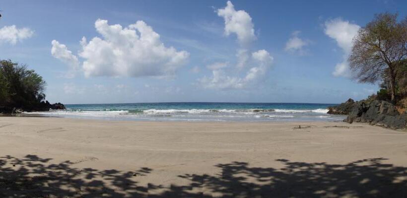 استراحتگاه Bacolet Beach Club