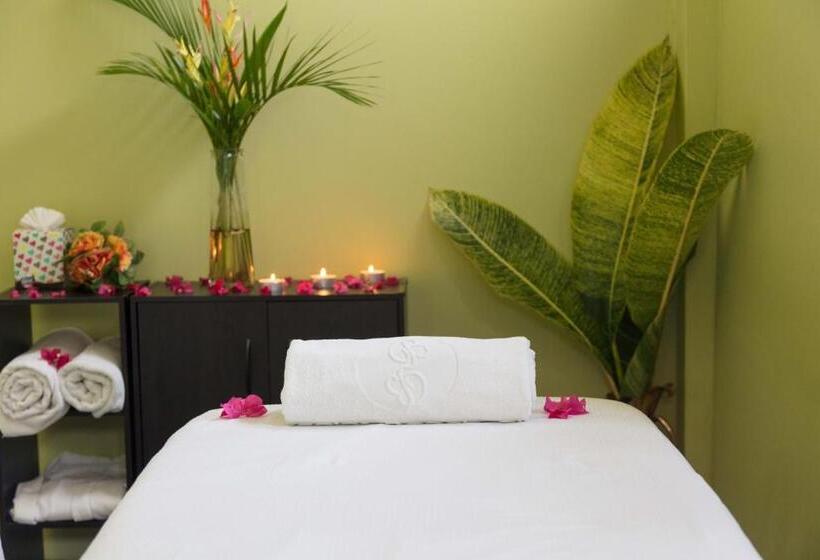 استراحتگاه Bacolet Beach Club