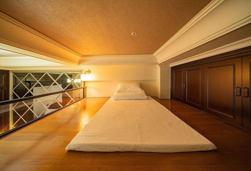 Yeoksam Artnouveau City Hotel And Residence