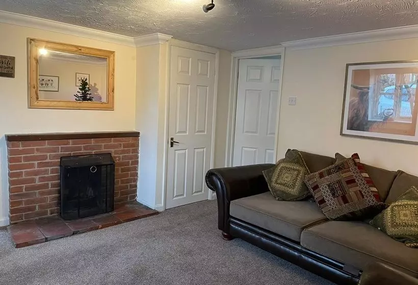 2 Bed Cosy Cottage