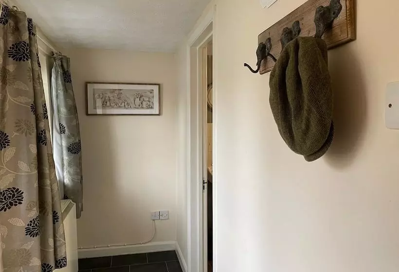 2 Bed Cosy Cottage