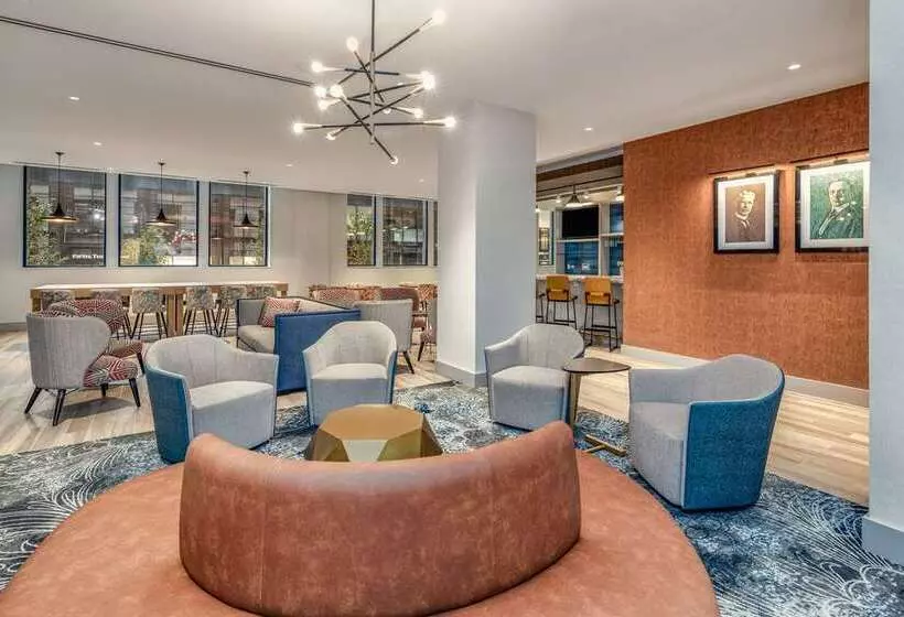 هتل Hilton Garden Inn Chicago Central Loop